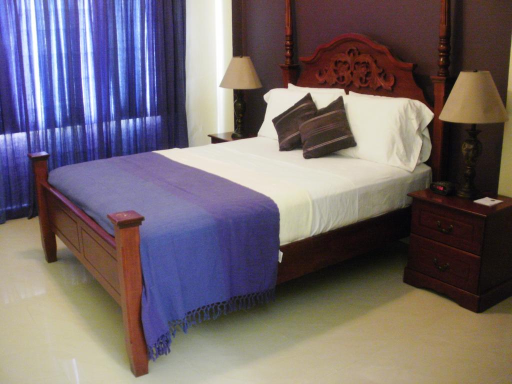 Inn Flight Suites Piarco Экстерьер фото
