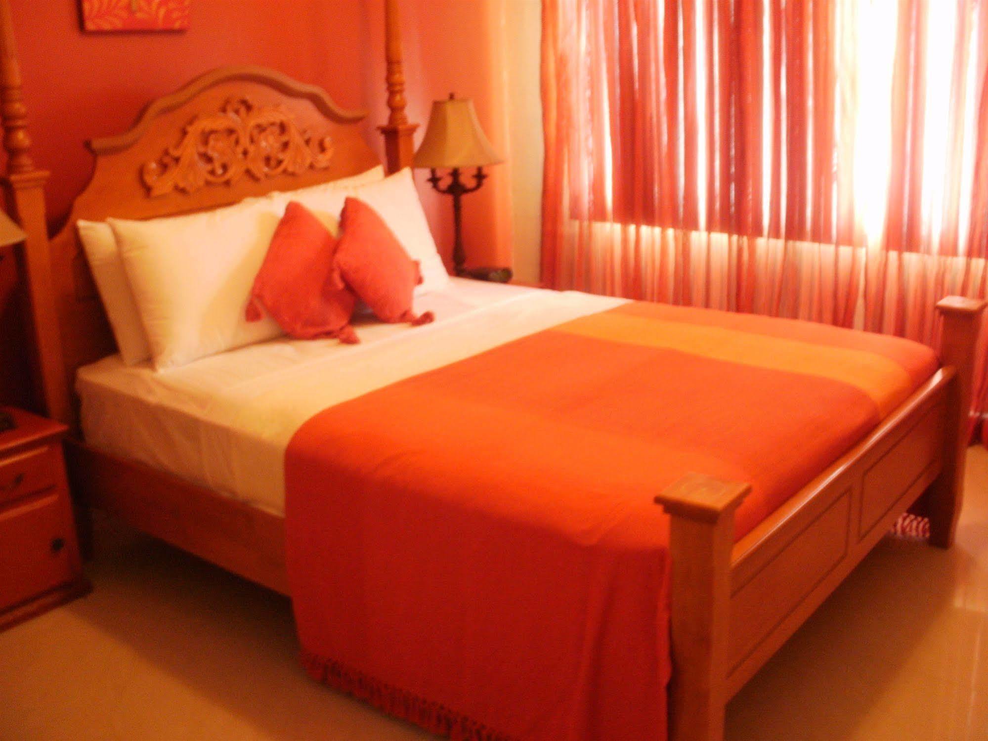 Inn Flight Suites Piarco Экстерьер фото