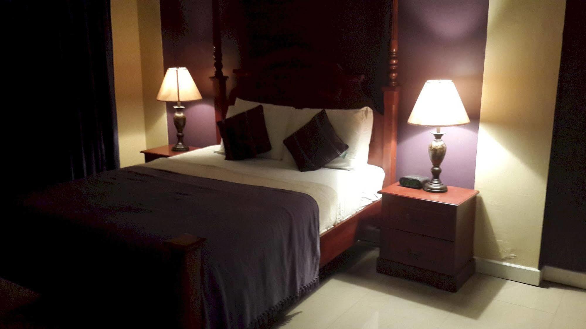 Inn Flight Suites Piarco Экстерьер фото